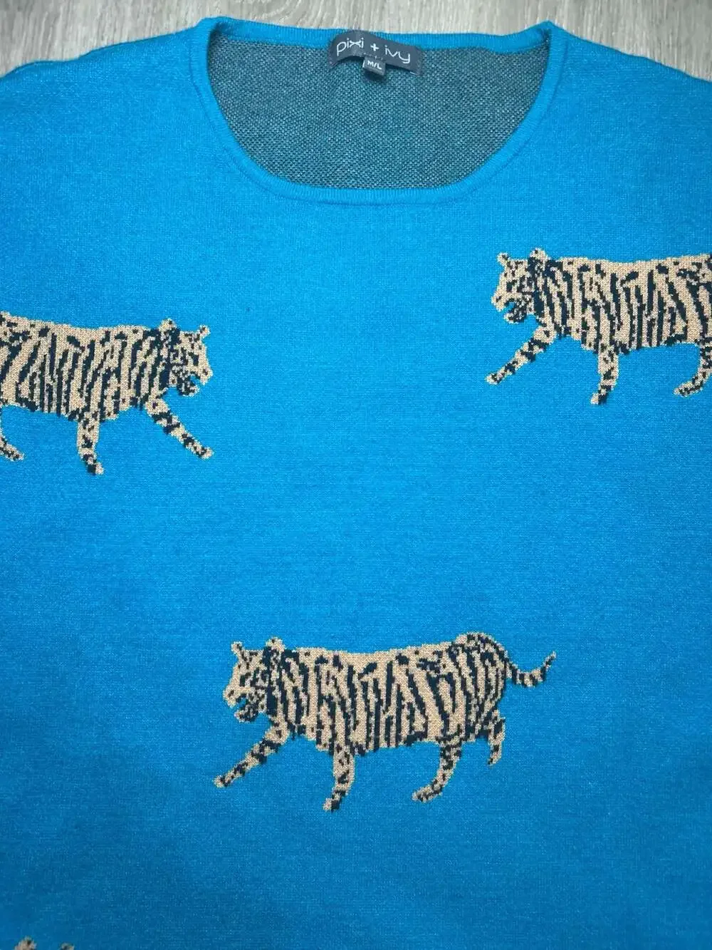 Pixi + Ivy Women's Blue Tiger Print Oversized Knit Sweater